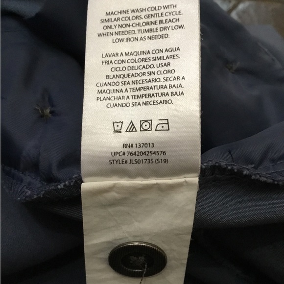 Isaac Mizrahi Women’s Cornflower Blue Tailored Shorts Size 10 EUC - Picture 7 of 7